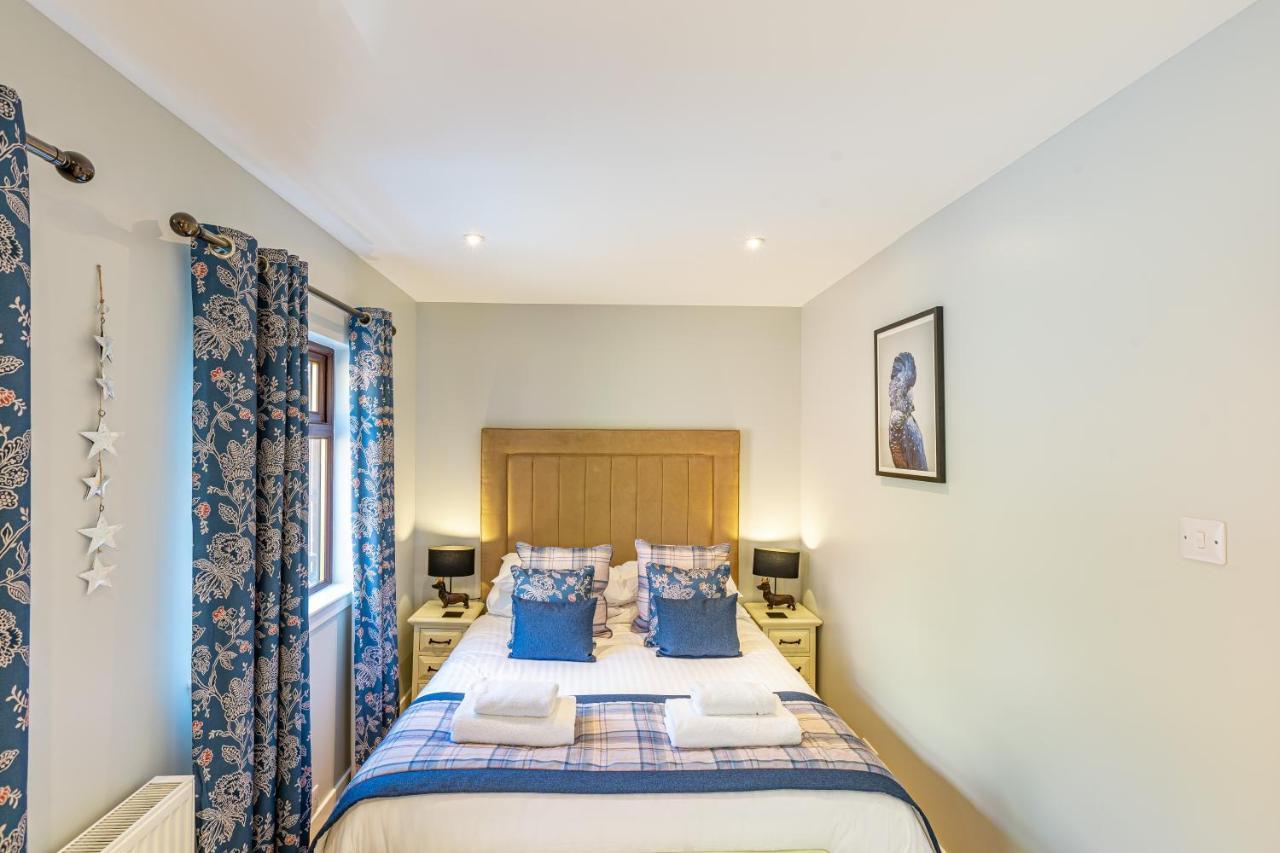Bluebell Lodge 7 With Hot Tub 牛顿斯图尔特 外观 照片