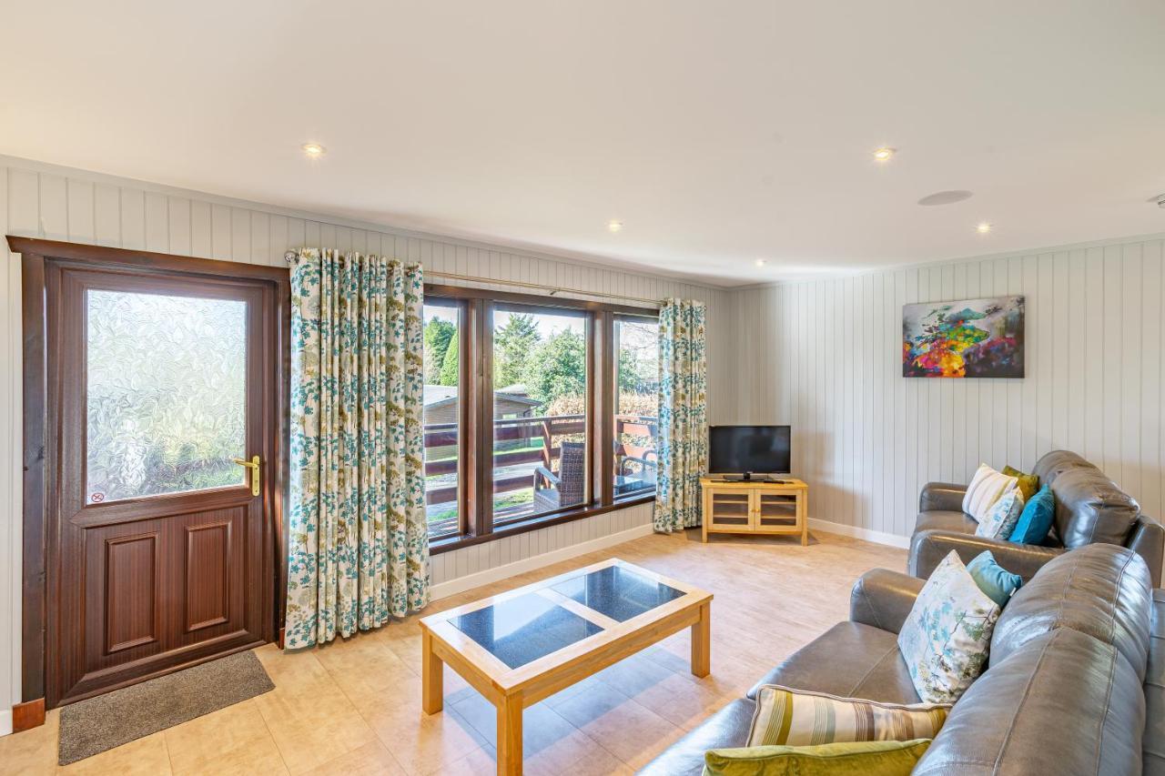 Bluebell Lodge 7 With Hot Tub 牛顿斯图尔特 外观 照片